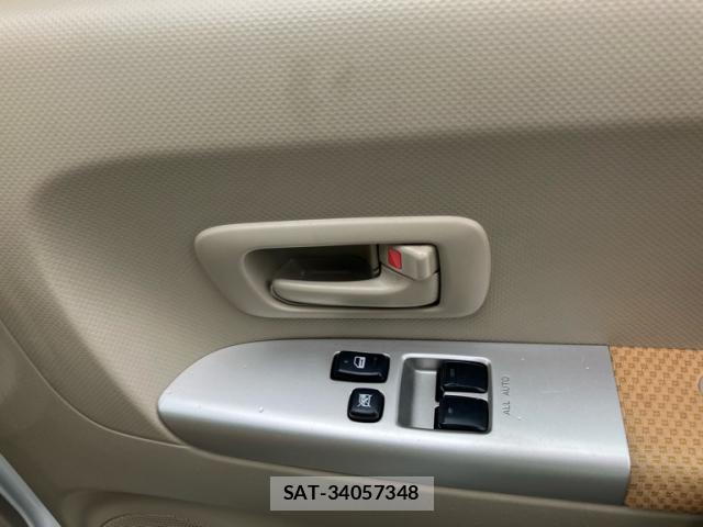 Toyota PORTE 2005-08 8877417-9