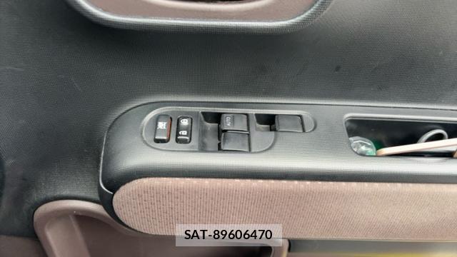 Toyota PORTE 2012-12 8877948-11