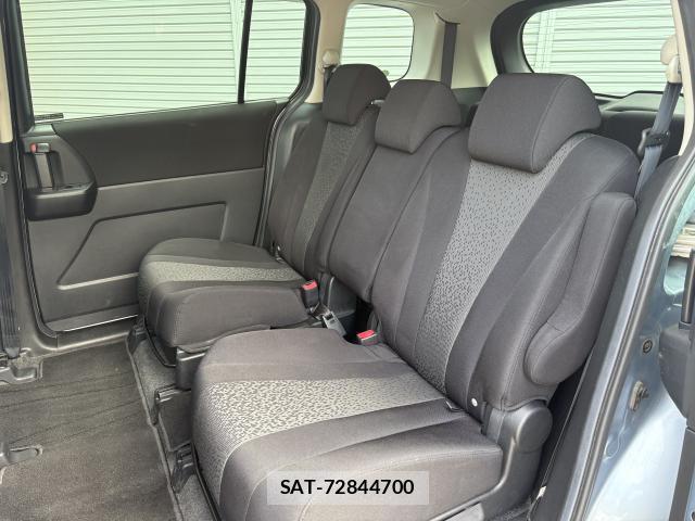 Mazda PREMACY 2011-08 8876062-6