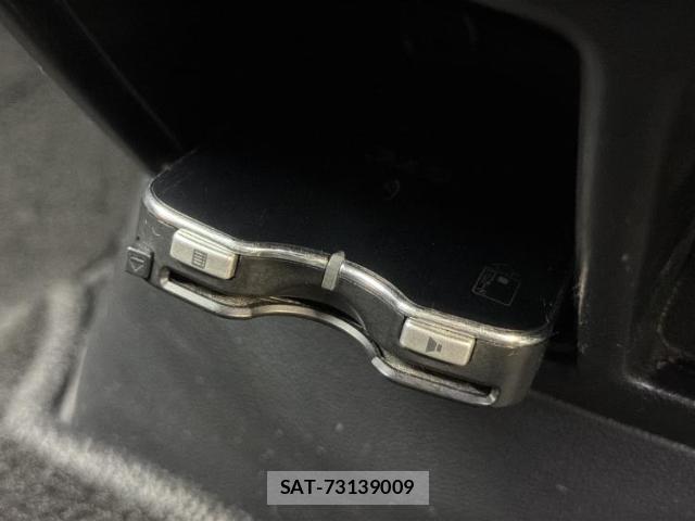 Mazda PREMACY 2011-09 8878077-17