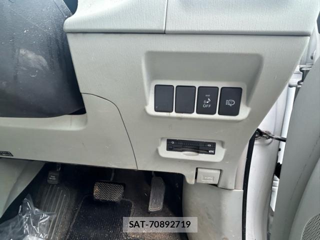Toyota PRIUS ALPHA 2011-10 8876348-10