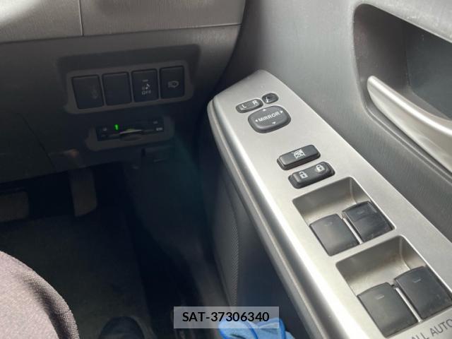 Toyota PRIUS ALPHA 2013-03 8876555-11