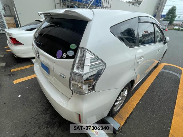 Toyota PRIUS ALPHA 2013-03 8876555-5