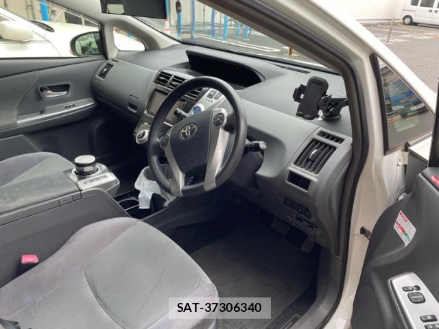 Toyota PRIUS ALPHA 2013-03 8876555-6