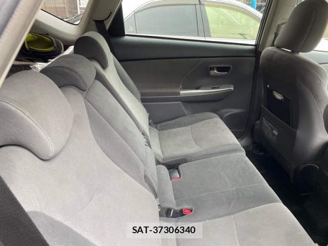 Toyota PRIUS ALPHA 2013-03 8876555-8