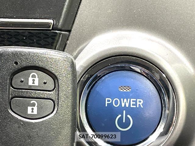 Toyota PRIUS ALPHA 2015-08 8877226-6