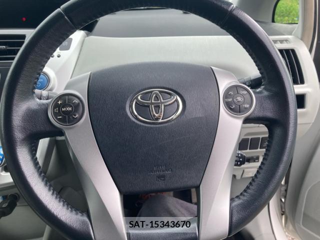 Toyota PRIUS ALPHA 2011-12 8877312-10