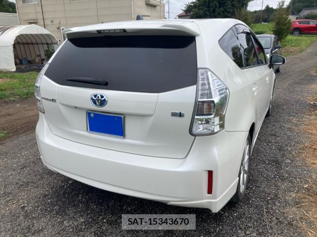 Toyota PRIUS ALPHA 2011-12 8877312-13