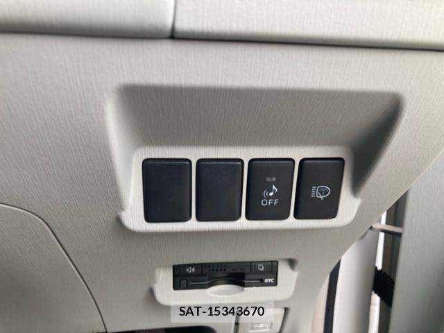 Toyota PRIUS ALPHA 2011-12 8877312-14