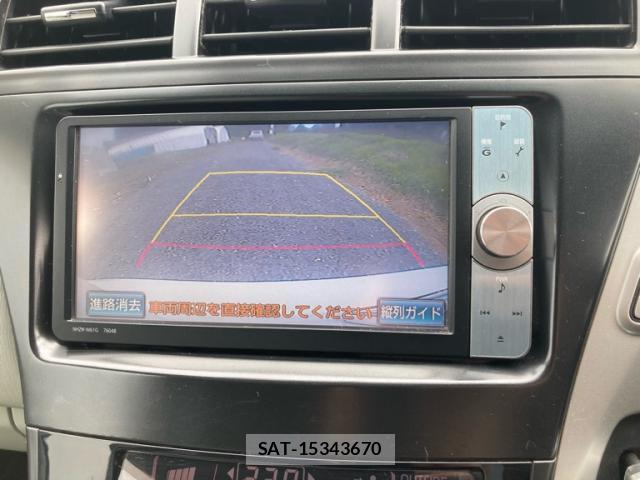 Toyota PRIUS ALPHA 2011-12 8877312-16