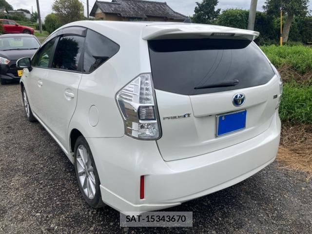 Toyota PRIUS ALPHA 2011-12 8877312-2