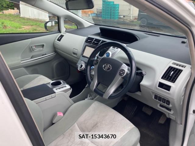 Toyota PRIUS ALPHA 2011-12 8877312-7
