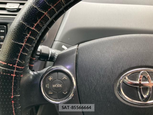 Toyota PRIUS ALPHA 2013-12 8877856-10