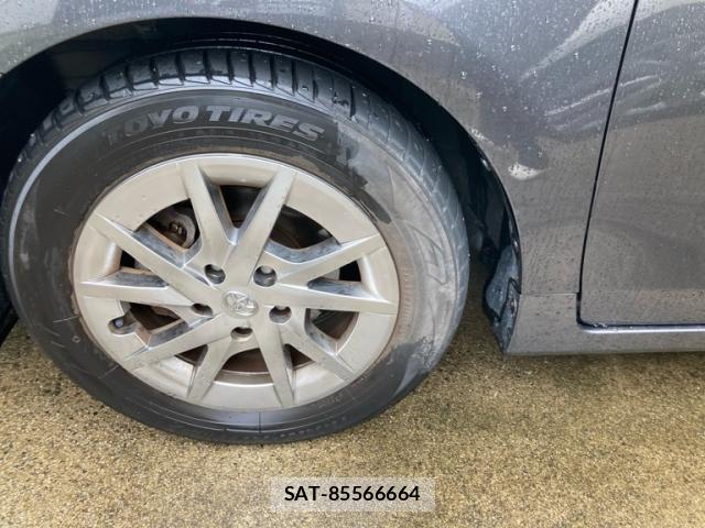 Toyota PRIUS ALPHA 2013-12 8877856-12