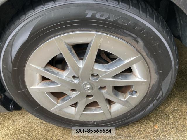 Toyota PRIUS ALPHA 2013-12 8877856-13