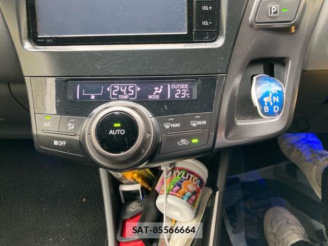 Toyota PRIUS ALPHA 2013-12 8877856-14