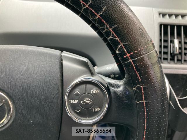 Toyota PRIUS ALPHA 2013-12 8877856-9
