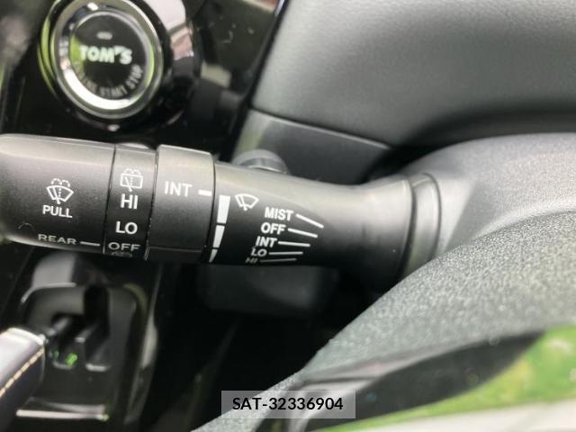 Toyota PRIUS ALPHA 2016-03 8878124-15