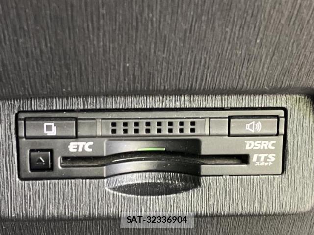Toyota PRIUS ALPHA 2016-03 8878124-17