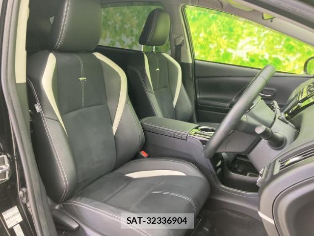 Toyota PRIUS ALPHA 2016-03 8878124-3