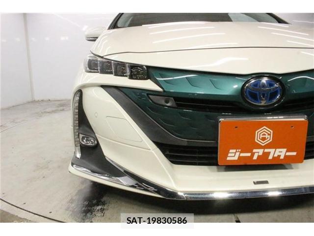 Toyota PRIUS PHV 2017-03 8876709-10