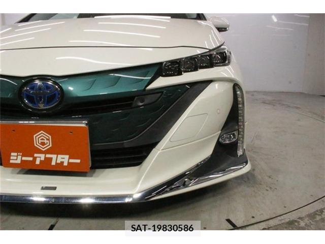 Toyota PRIUS PHV 2017-03 8876709-13