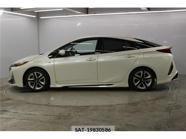 Toyota PRIUS PHV 2017-03 8876709-7