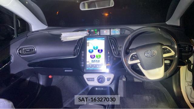 Toyota PRIUS PHV 2018-03 8877168-2