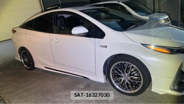 Toyota PRIUS PHV 2018-03 8877168-3
