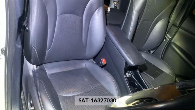 Toyota PRIUS PHV 2018-03 8877168-5