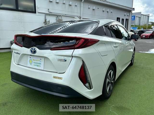 Toyota PRIUS PHV 2017-07 8877994-1