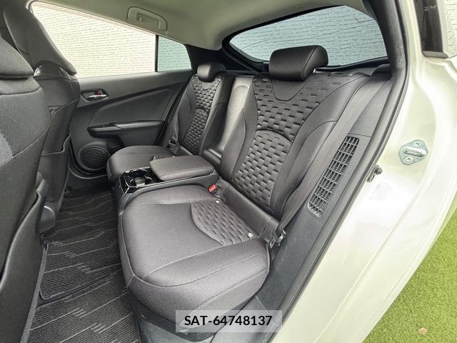 Toyota PRIUS PHV 2017-07 8877994-11