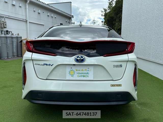 Toyota PRIUS PHV 2017-07 8877994-16