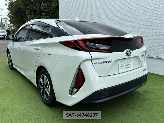Toyota PRIUS PHV 2017-07 8877994-3