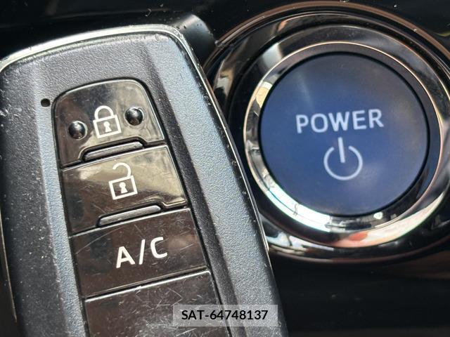 Toyota PRIUS PHV 2017-07 8877994-6