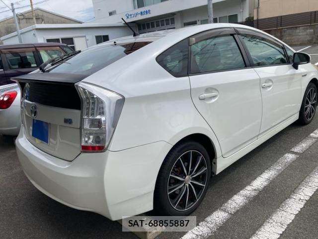 Toyota PRIUS 2010-08 8875994-12