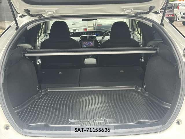 Toyota PRIUS 2019-08 8876020-4