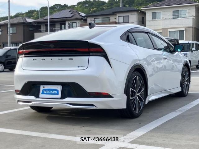 Toyota PRIUS 2025-06 8876049-2