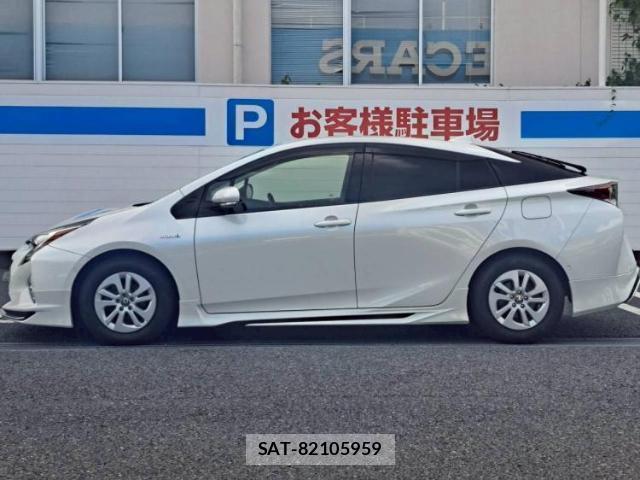 Toyota PRIUS 2018-09 8876083-1