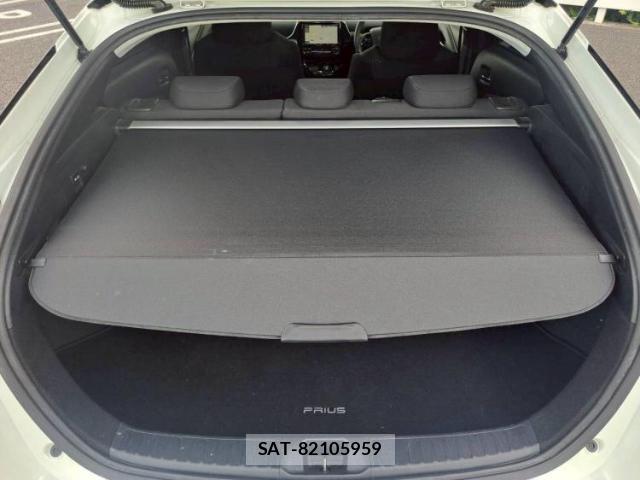 Toyota PRIUS 2018-09 8876083-17