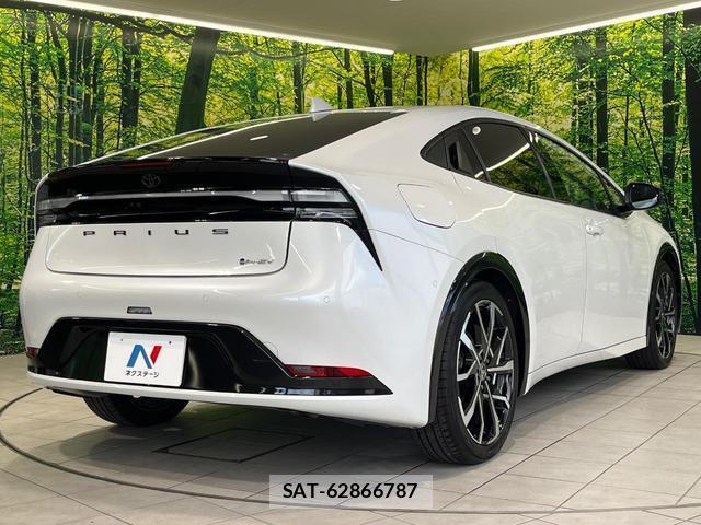 Toyota PRIUS 2023-12 8876314-15