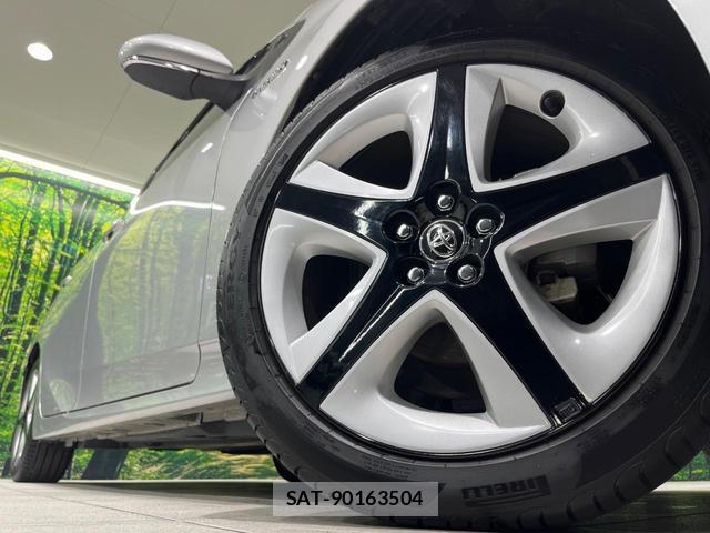 Toyota PRIUS 2016-07 8876315-12