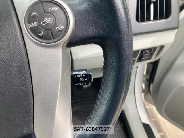 Toyota PRIUS 2014-07 8876349-14