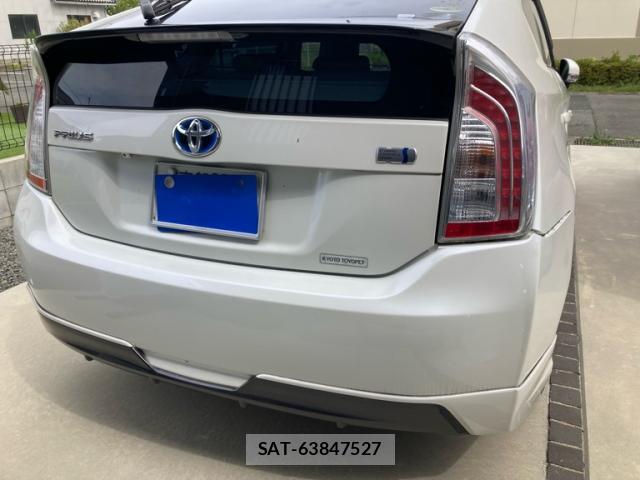 Toyota PRIUS 2014-07 8876349-3