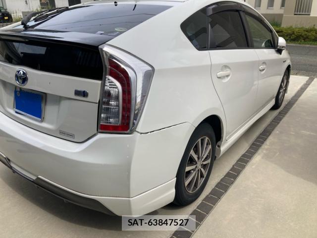 Toyota PRIUS 2014-07 8876349-4