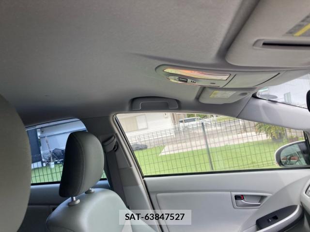 Toyota PRIUS 2014-07 8876349-7
