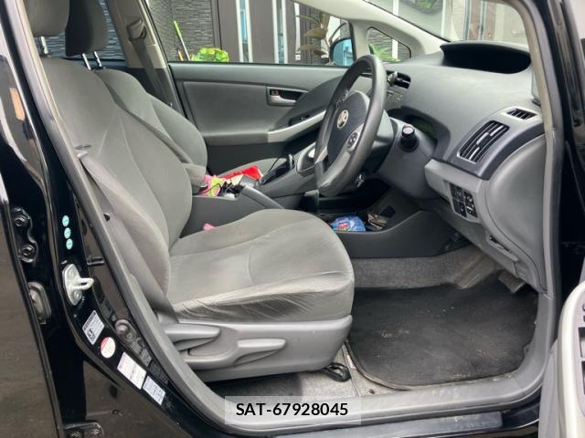 Toyota PRIUS 2010-03 8876430-12