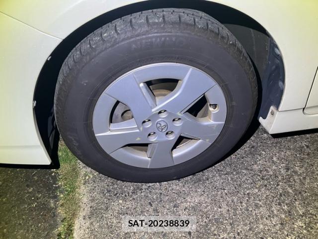 Toyota PRIUS 2010-02 8876541-12