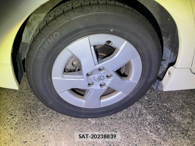 Toyota PRIUS 2010-02 8876541-3