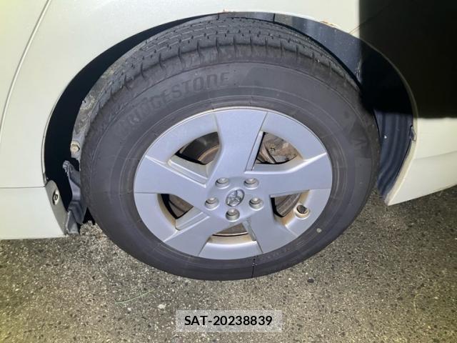 Toyota PRIUS 2010-02 8876541-5